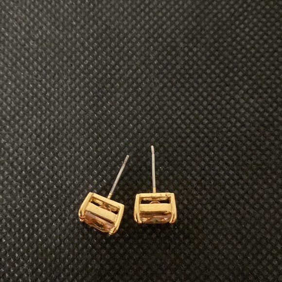 Vintage citrine stone in gold tone setting pierced earrings - Picture 6 of 6